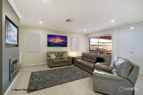 11 Devlin Dr, Gledswood Hills, NSW 2557