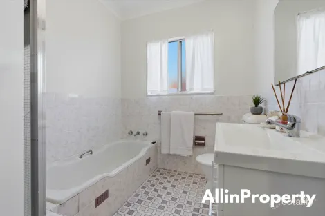 Property photo of 86 Sanctuary Point Road Sanctuary Point NSW 2540