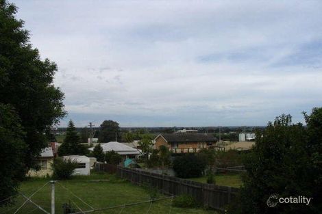 Property photo of 8 Mulgen Crescent Bomaderry NSW 2541