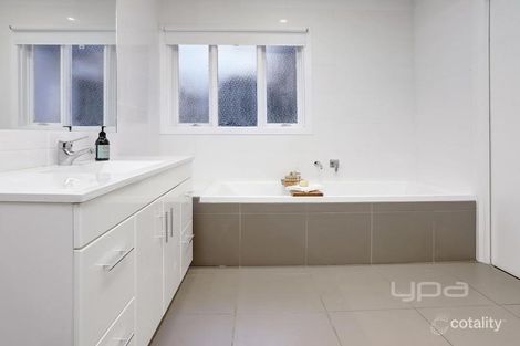 Property photo of 18 Anelida Street Rye VIC 3941