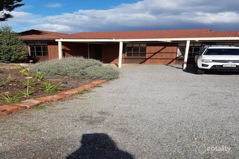 18 Woocalla St, O'Sullivan Beach, SA 5166