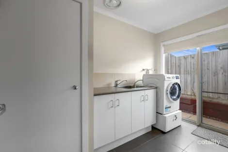 Property photo of 61 Dobson Way Warrnambool VIC 3280