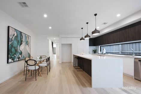 Property photo of 18B Mackie Road Bentleigh East VIC 3165