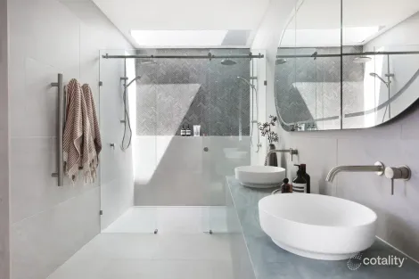 Property photo of 27 Manakin Avenue Burleigh Waters QLD 4220