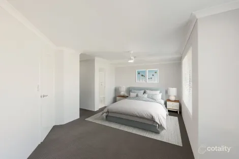 Property photo of 17 Silvertop Circle Warnbro WA 6169