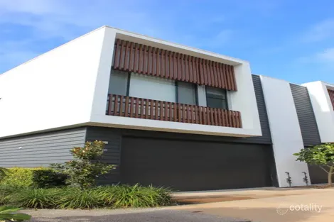 Property photo of 29/8 Ben Dalley Drive Helensvale QLD 4212