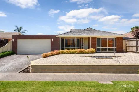 Property photo of 28 Lansell Drive Cranbourne North VIC 3977