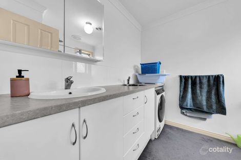 Property photo of 4/19 Pittosporum Grove Doveton VIC 3177