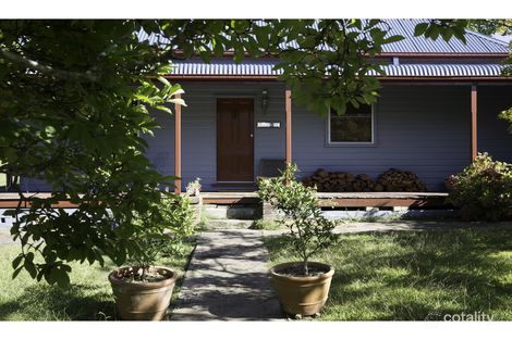 25 Cascade St, Wentworth Falls, NSW 2782