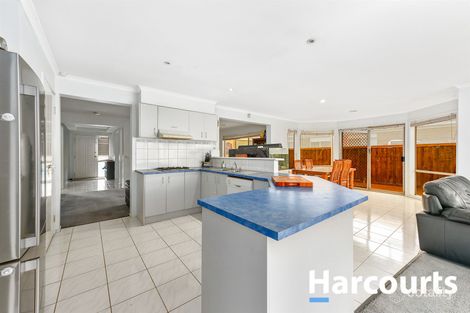 Property photo of 9 Peveril Crescent Cranbourne North VIC 3977