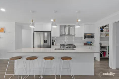Property photo of 5 Rosa Court Urangan QLD 4655