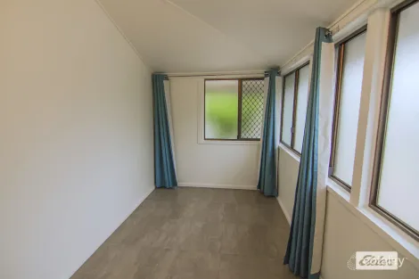 Property photo of 10 Constance Street Miles QLD 4415