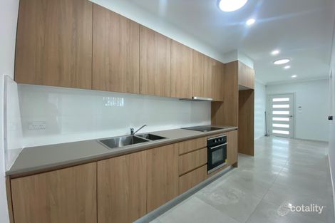 Property photo of 32 Curran Street Prairiewood NSW 2176