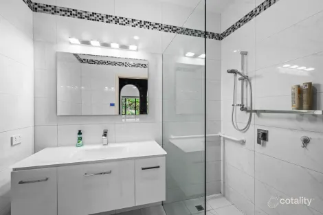 Property photo of 74 Stoneleigh Road Mansfield VIC 3722