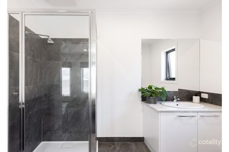 Property photo of 16 Omalley Drive Dennington VIC 3280