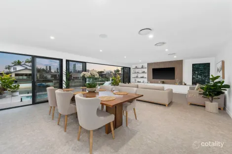 Property photo of 9 Cresta Court Broadbeach Waters QLD 4218