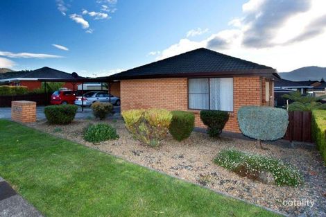 2/11 Walgett Pl, Glenorchy, TAS 7010