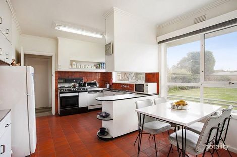 Property photo of 17 Seaview Avenue Bentleigh VIC 3204