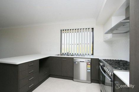 Property photo of 5 Finch Crescent Aberglasslyn NSW 2320