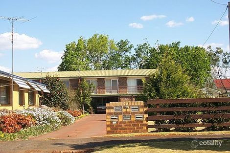 2/32a Warwick St, Harristown, QLD 4350