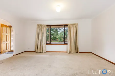 Property photo of 33 Herron Crescent Latham ACT 2615