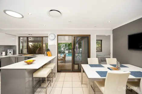 Property photo of 30 Kewarra Street Kenmore QLD 4069