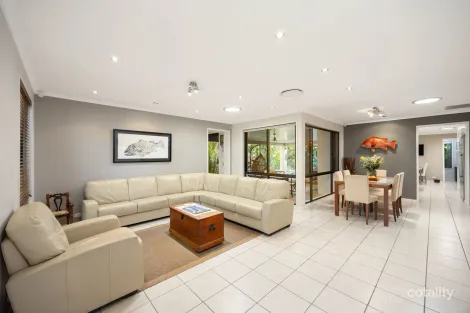 Property photo of 30 Kewarra Street Kenmore QLD 4069