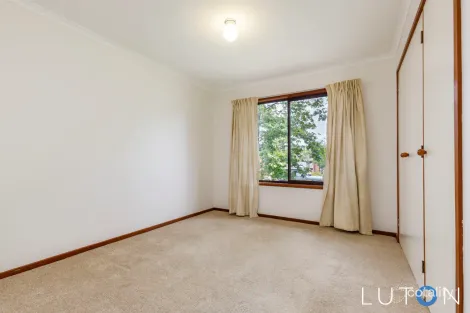 Property photo of 33 Herron Crescent Latham ACT 2615