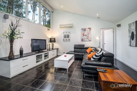 Property photo of 1 Bilocla Avenue Cockatoo VIC 3781