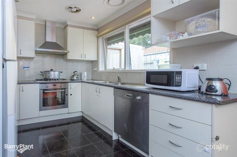 Property photo of 8 Simpson Drive Dandenong North VIC 3175
