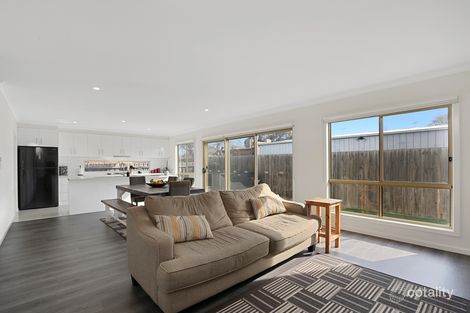 Property photo of 2/25 Maple Crescent Bell Park VIC 3215