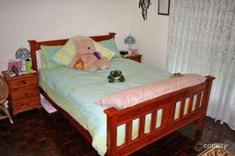 Property photo of 16 Gingko Crescent Regents Park QLD 4118