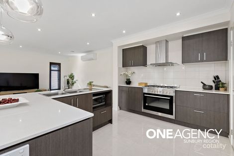 Property photo of 14 Hawkins Court Sunbury VIC 3429