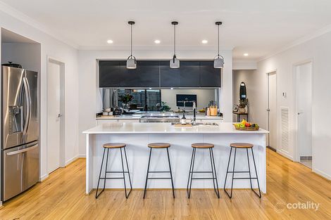Property photo of 27 Clifton Park Drive Carrum Downs VIC 3201