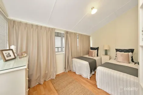 Property photo of 100 Matthew Flinders Drive Cooee Bay QLD 4703