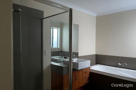Property photo of 16 Treeleaf Avenue Point Cook VIC 3030