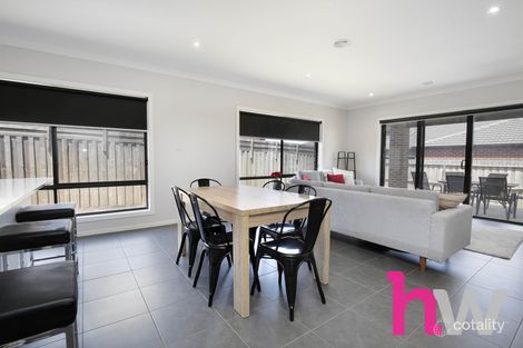 Property photo of 18 Tannin Way Waurn Ponds VIC 3216