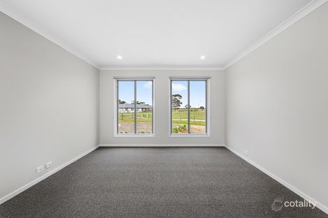 Property photo of 21 Ridge Court Lethbridge VIC 3332