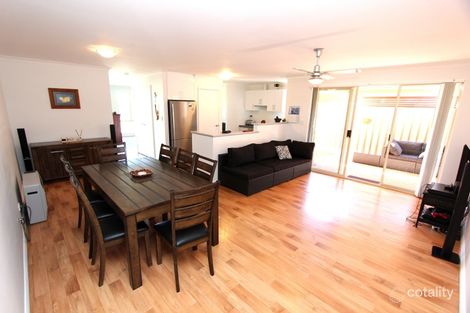 Property photo of 2 Wintersweet Place Halls Head WA 6210