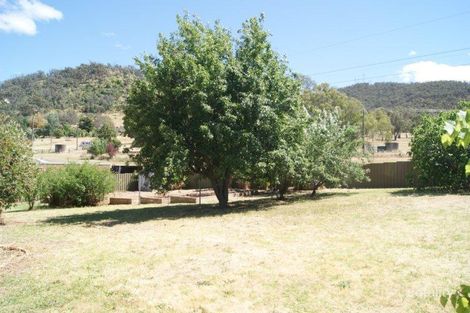 Property photo of 30 Buronga Drive Springdale Heights NSW 2641