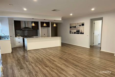 Property photo of 15 Apsley Way Thornhill Park VIC 3335