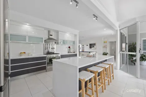 Property photo of 27 Border Street Glenella QLD 4740