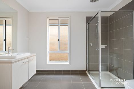 Property photo of 52 Middleton Drive Point Cook VIC 3030