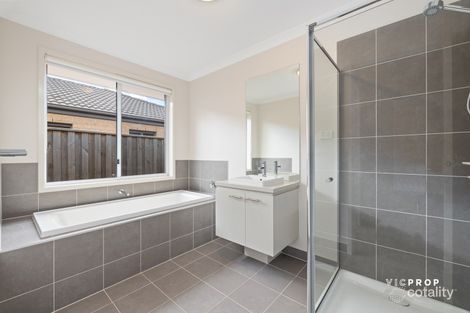 Property photo of 52 Middleton Drive Point Cook VIC 3030