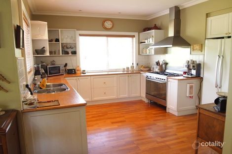 Property photo of 10 Coronation Avenue Bright VIC 3741