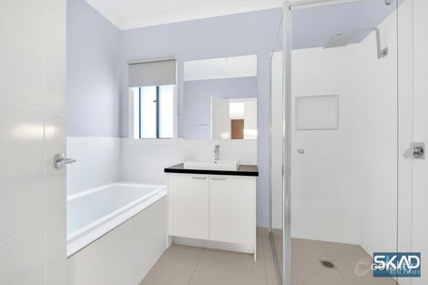 Property photo of 27 Admiration Drive Craigieburn VIC 3064