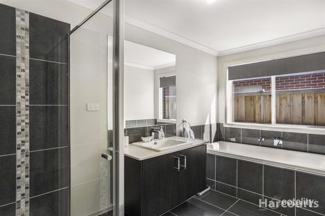 Property photo of 11 Babylon Crest Clyde North VIC 3978