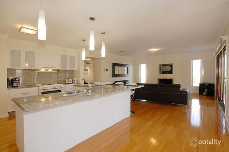 Property photo of 80 Broderick Road Carrum Downs VIC 3201