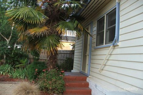 77 Faraday Rd, Croydon South, VIC 3136