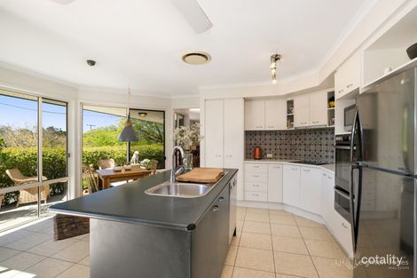 Property photo of 2 Holdway Street Kenmore QLD 4069